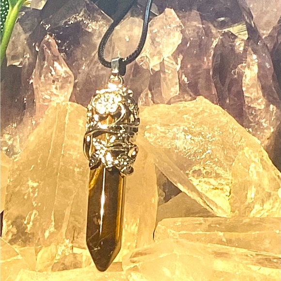 Unisex Tiger’s Eye Pointer Pendant Necklace - Picture 1 of 16